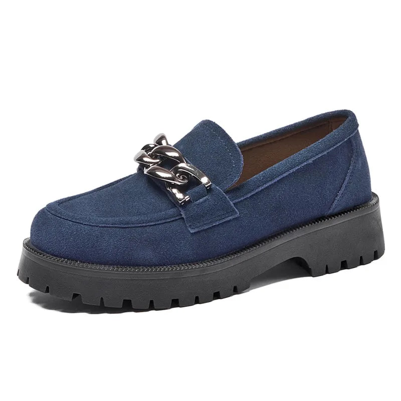 Mocasines de ante con hebilla dorada y suela gruesa