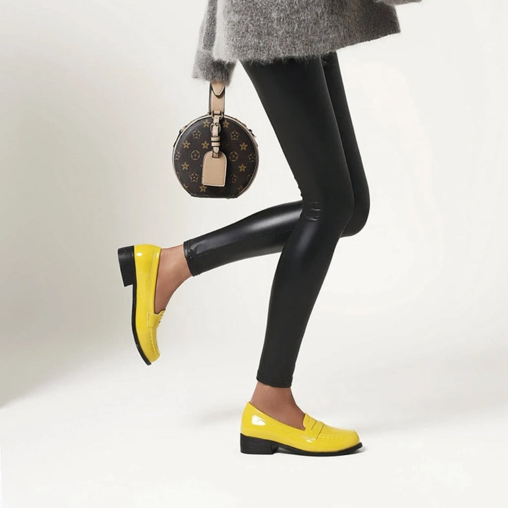 Mocasines de charol en piel sintética de colores para mujer