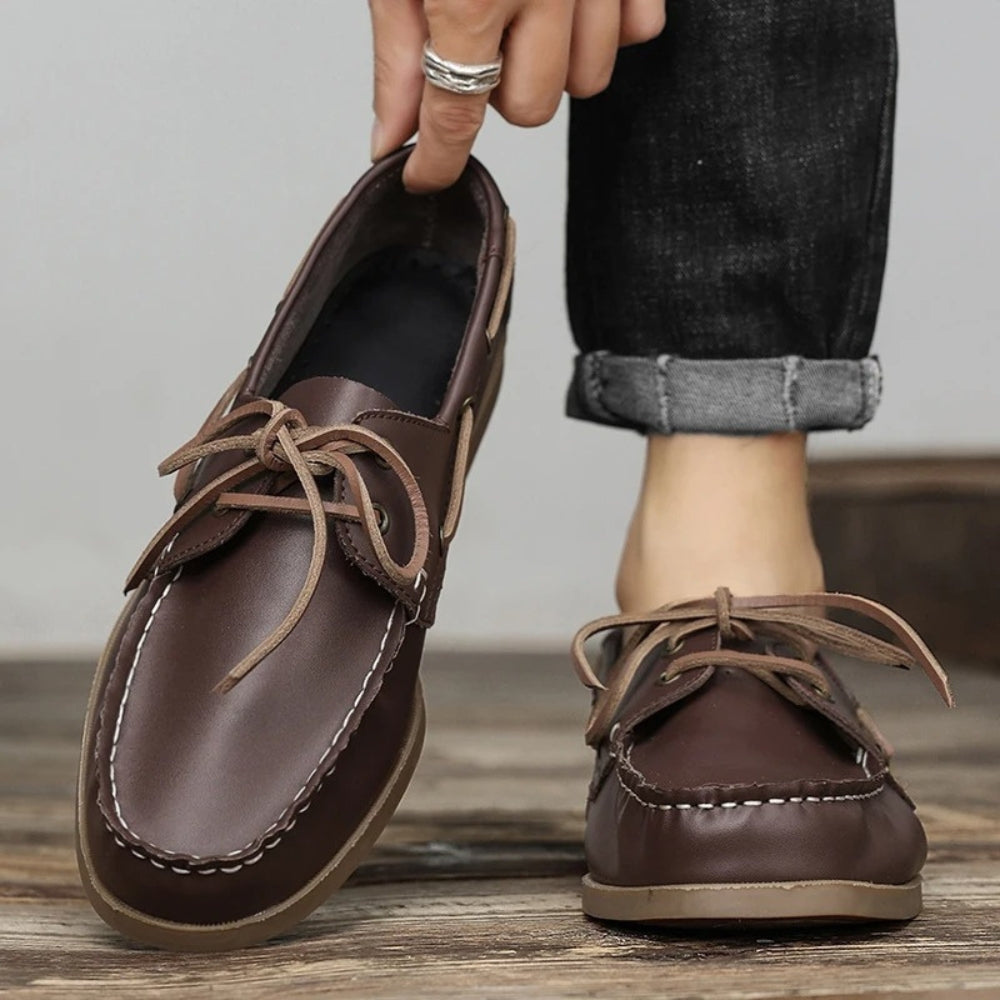 Mocasines náuticos de piel marrón para hombre