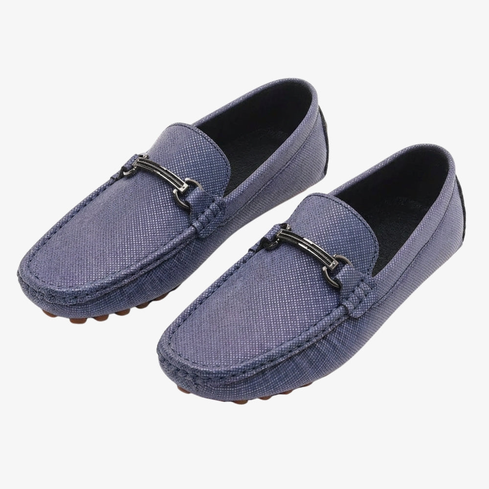 Mocasines de piel texturizada para hombre con hebilla plateada