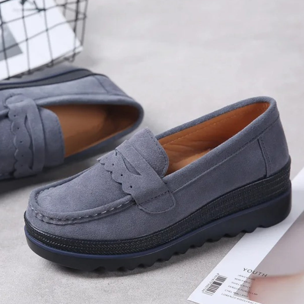 Mocasines de ante para mujer con suela de cuña