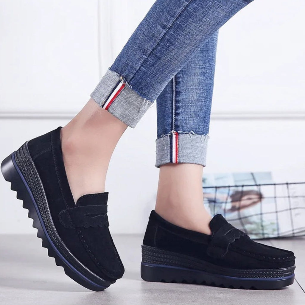 Mocasines de ante para mujer con suela de cuña