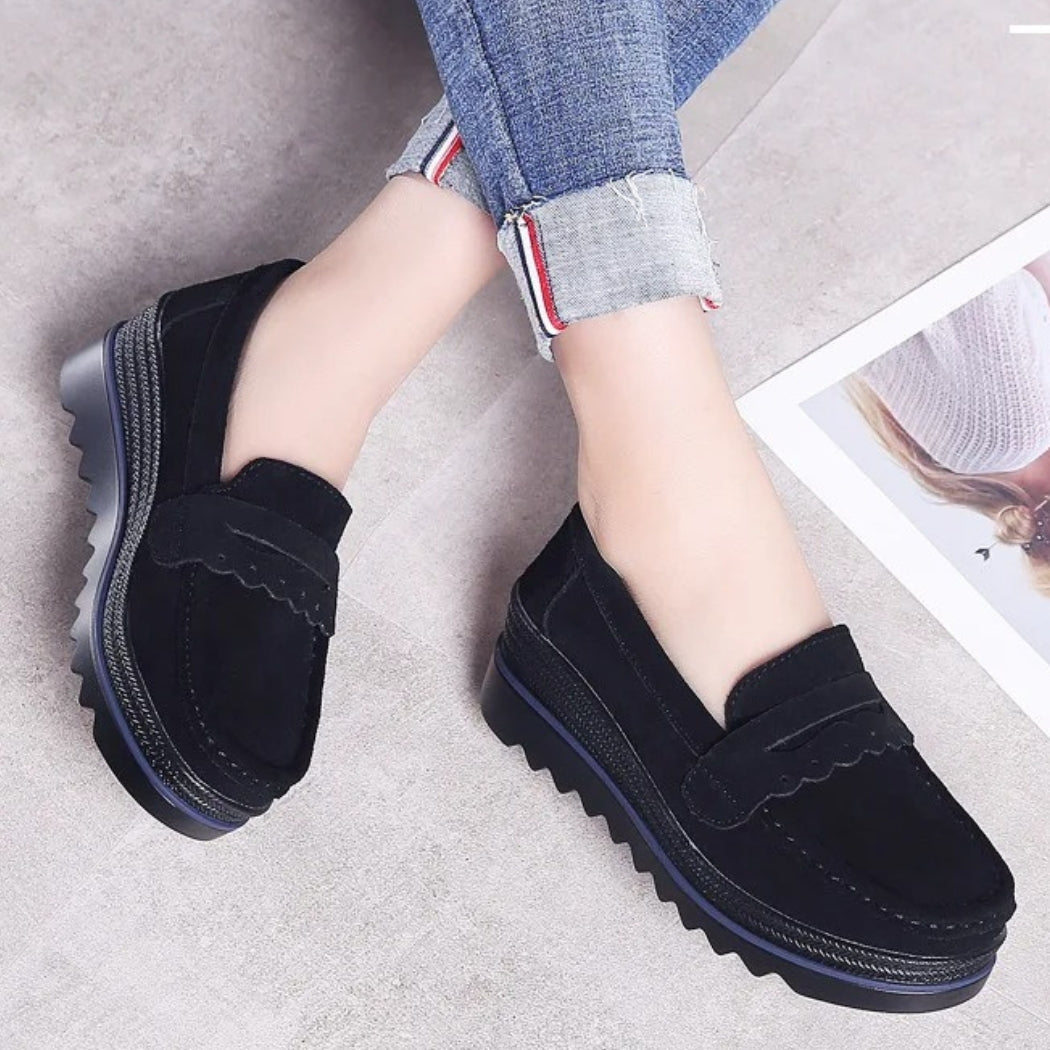 Mocasines de ante para mujer con suela de cuña