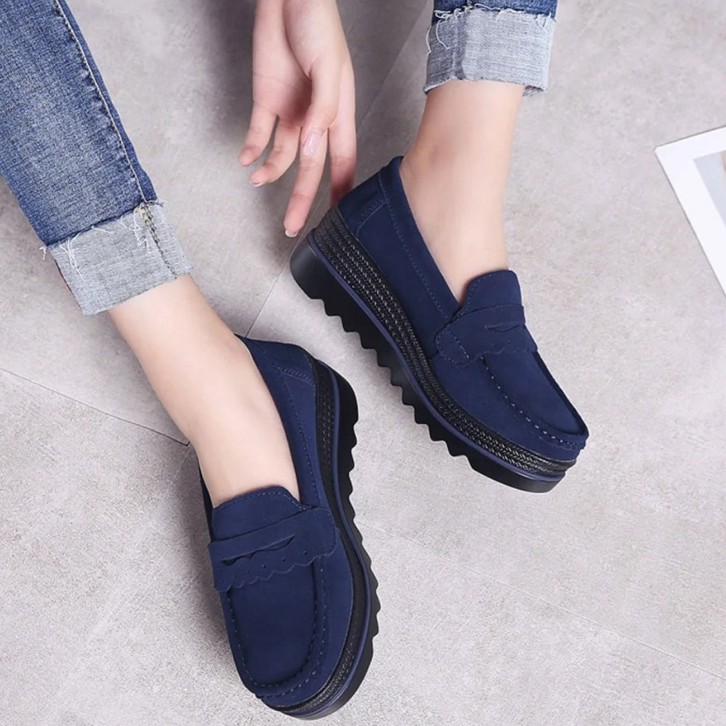 Mocasines de ante para mujer con suela de cuña