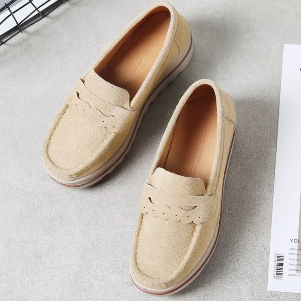 Mocasines de ante para mujer con suela de cuña