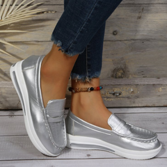 Mocasines con plataforma tipo zapatillas con detalles brillantes, Plata