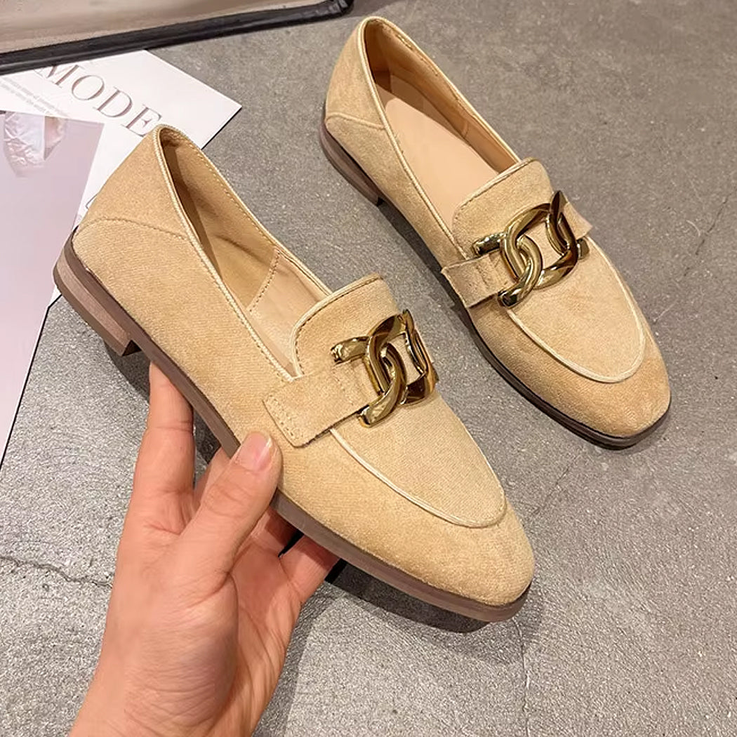Mocasín con hebilla estilo vintage para mujer