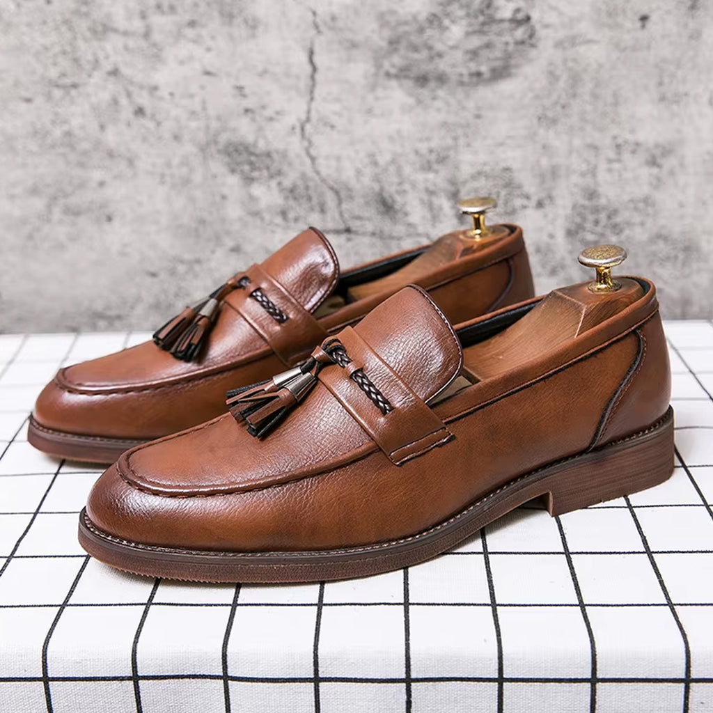 Mocasín con borlas de piel elegante para hombre