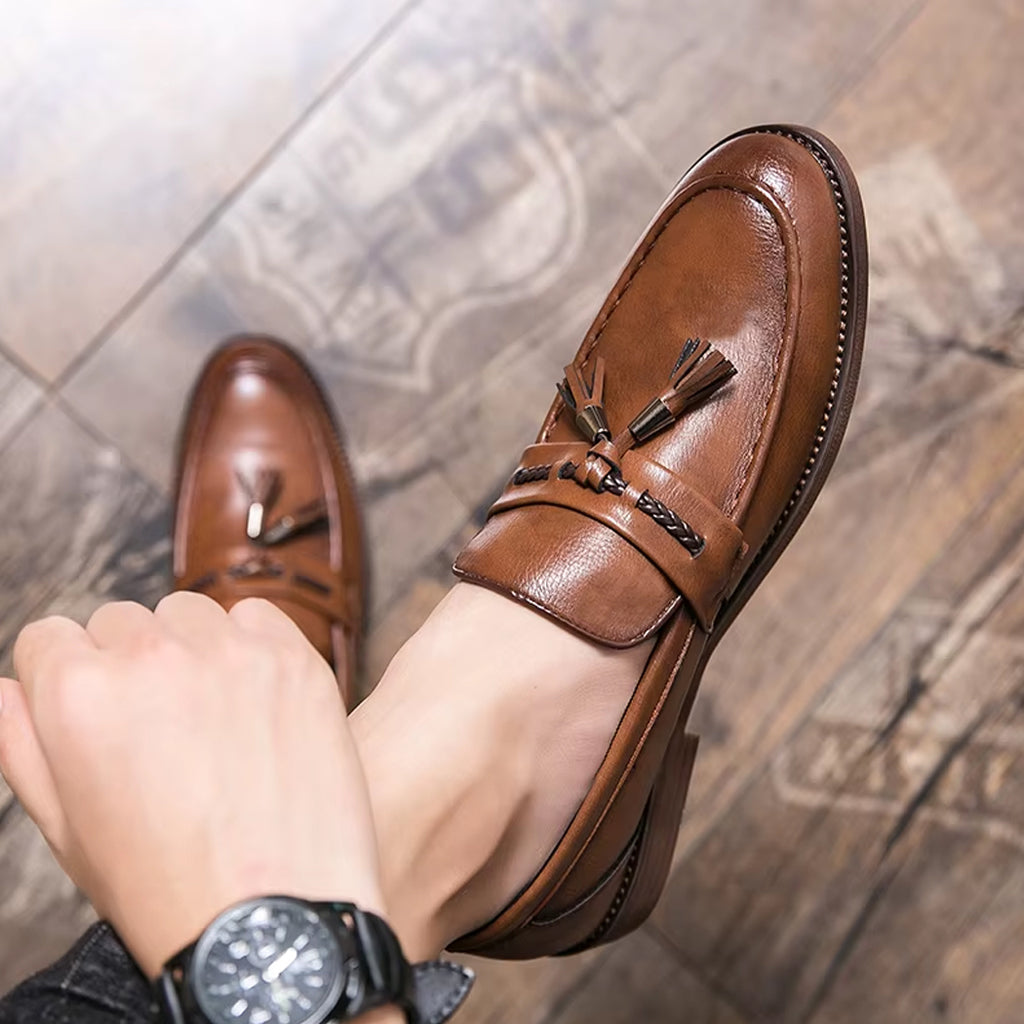 Mocasín con borlas de piel elegante para hombre