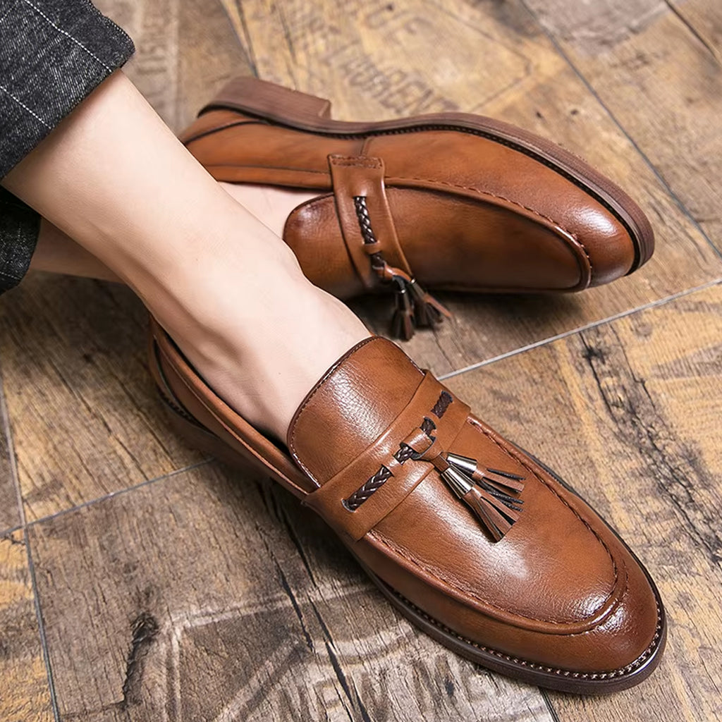 Mocasín con borlas de piel elegante para hombre