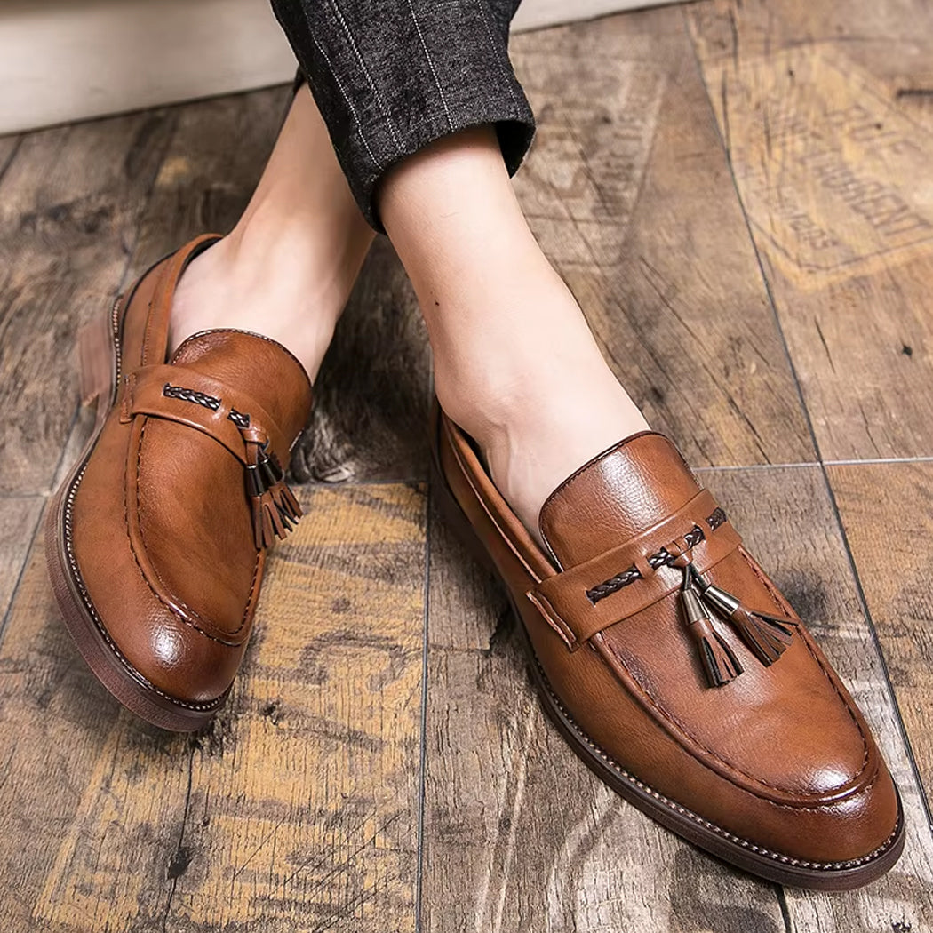 Mocasín con borlas de piel elegante para hombre
