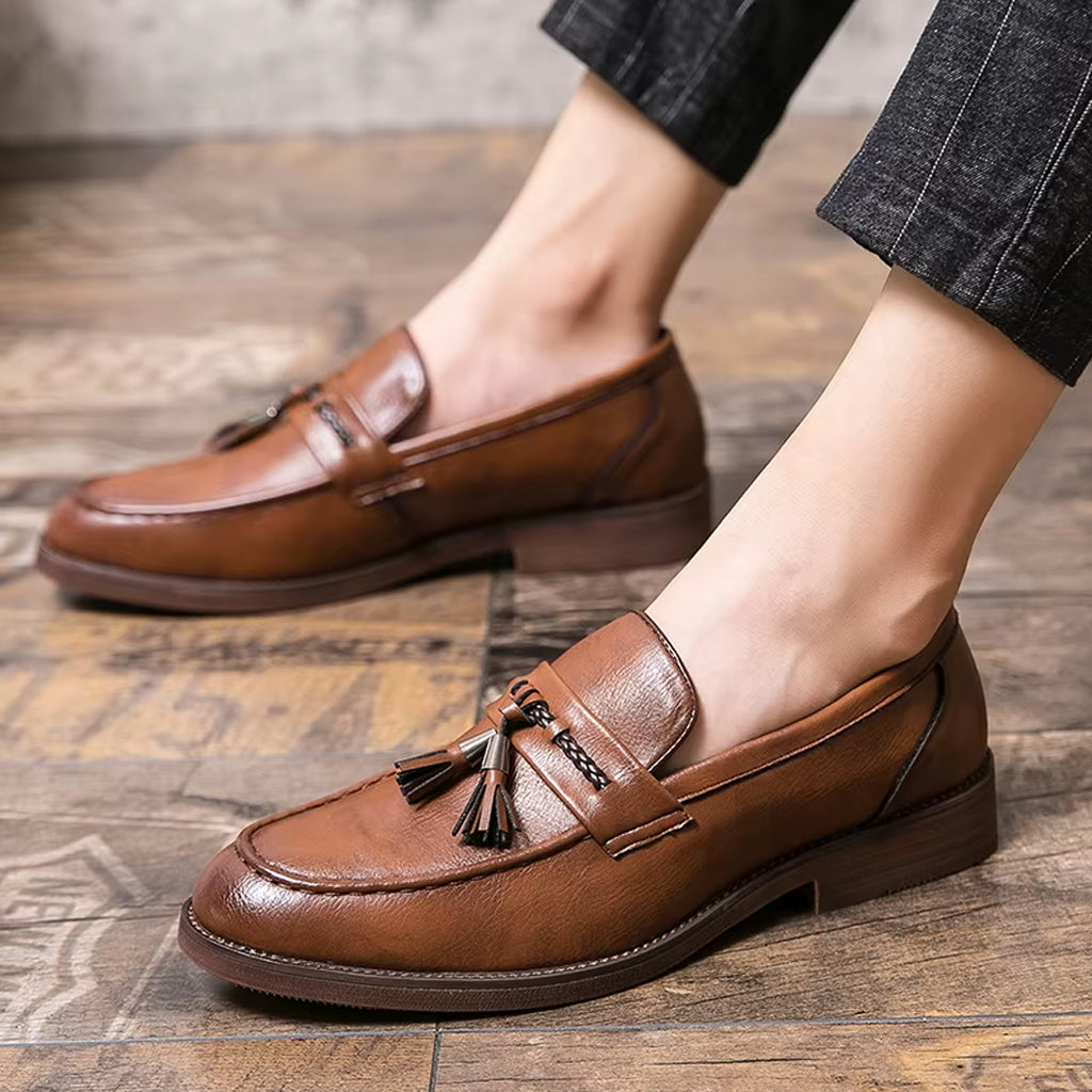 Mocasín con borlas de piel elegante para hombre