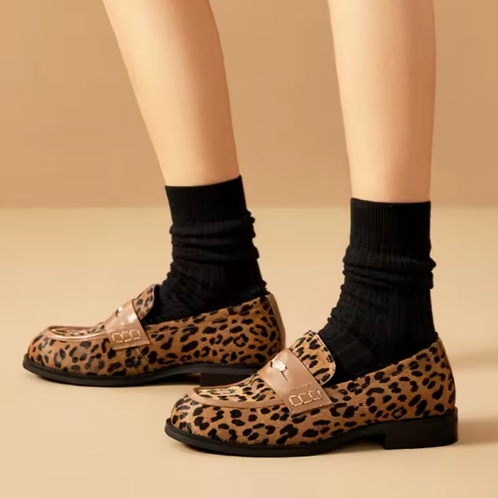 Mocasín leopardo de piel para mujer