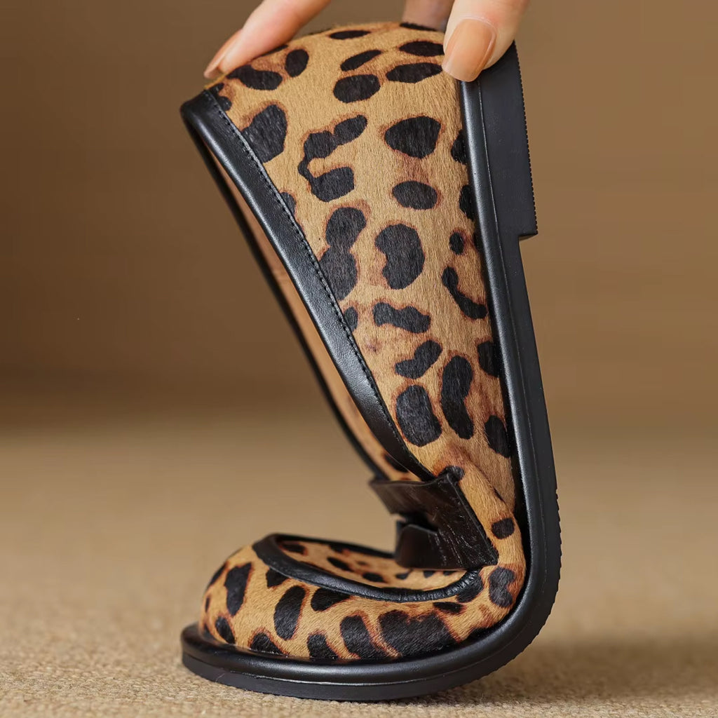 Mocasín leopardo flexible de piel