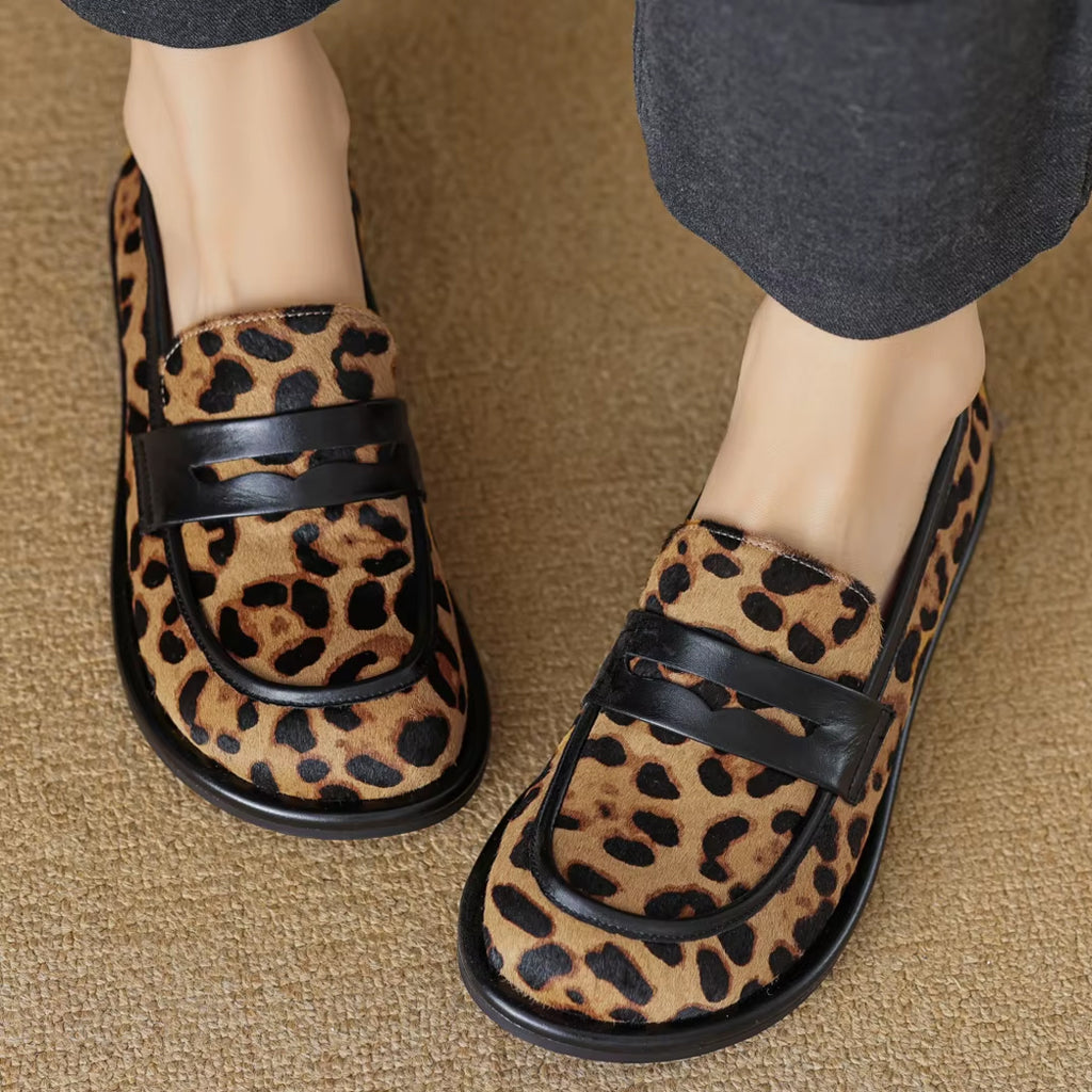 Mocasín leopardo flexible de piel