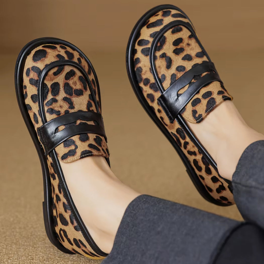 Mocasín leopardo flexible de piel