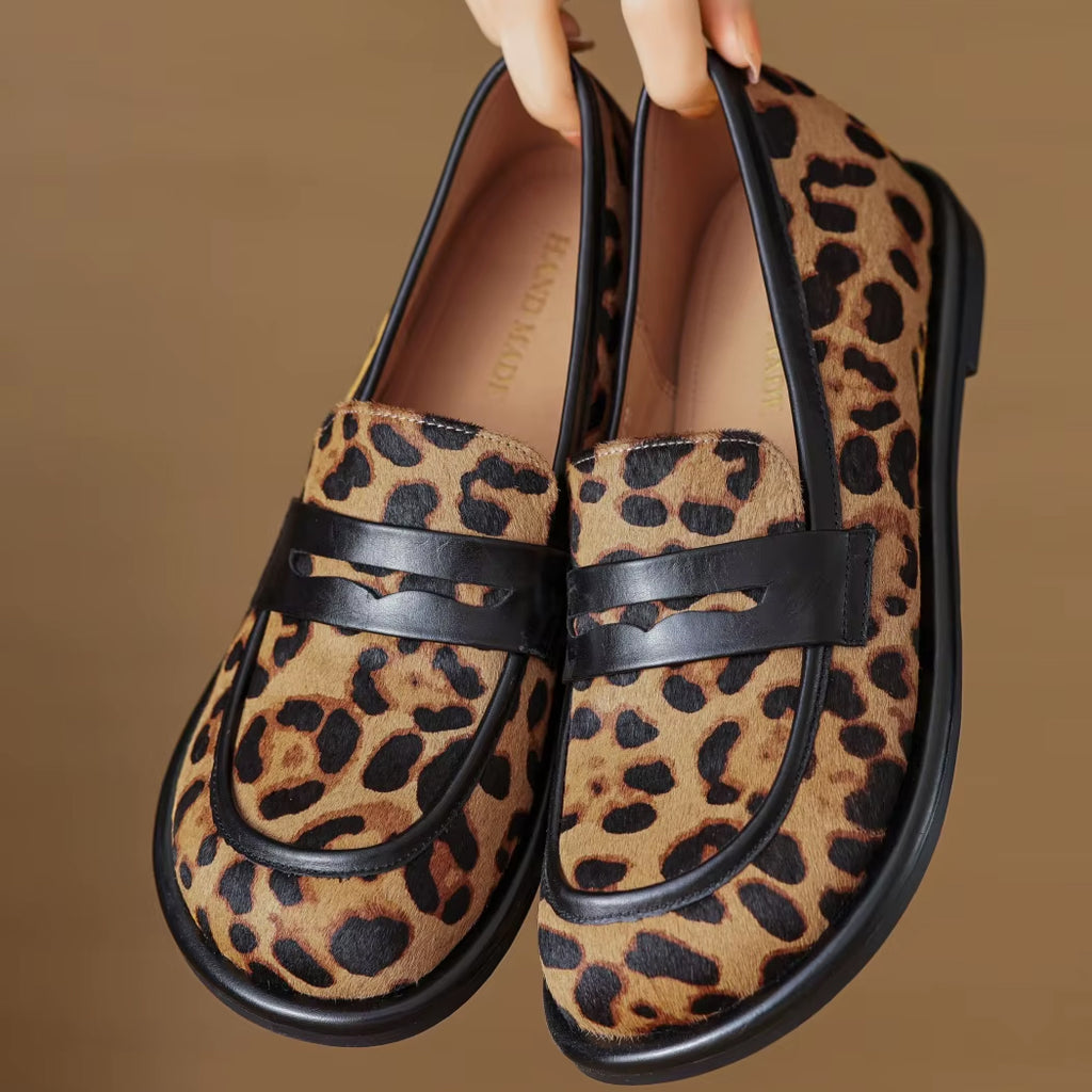 Mocasín leopardo flexible de piel