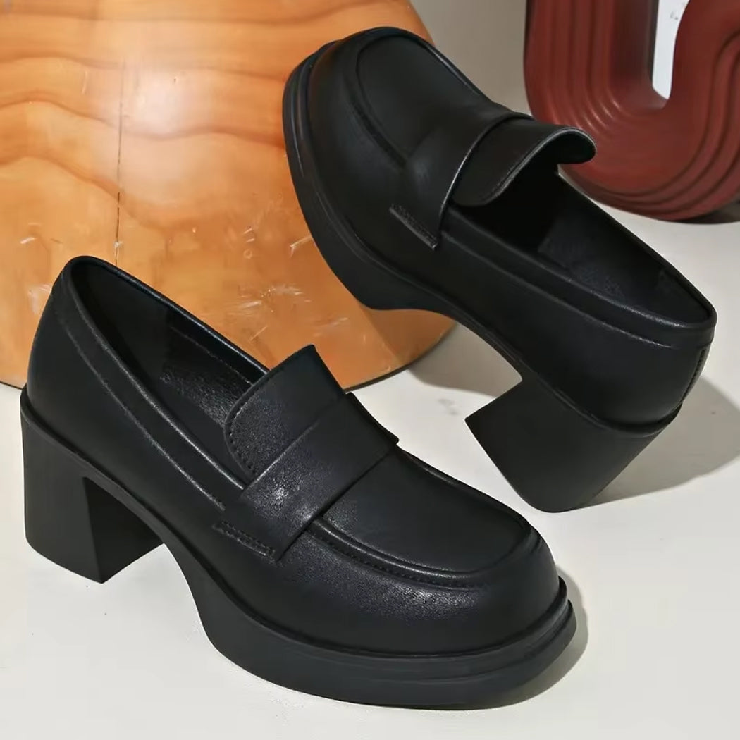 Mocasín con tacón de piel sintética para mujer