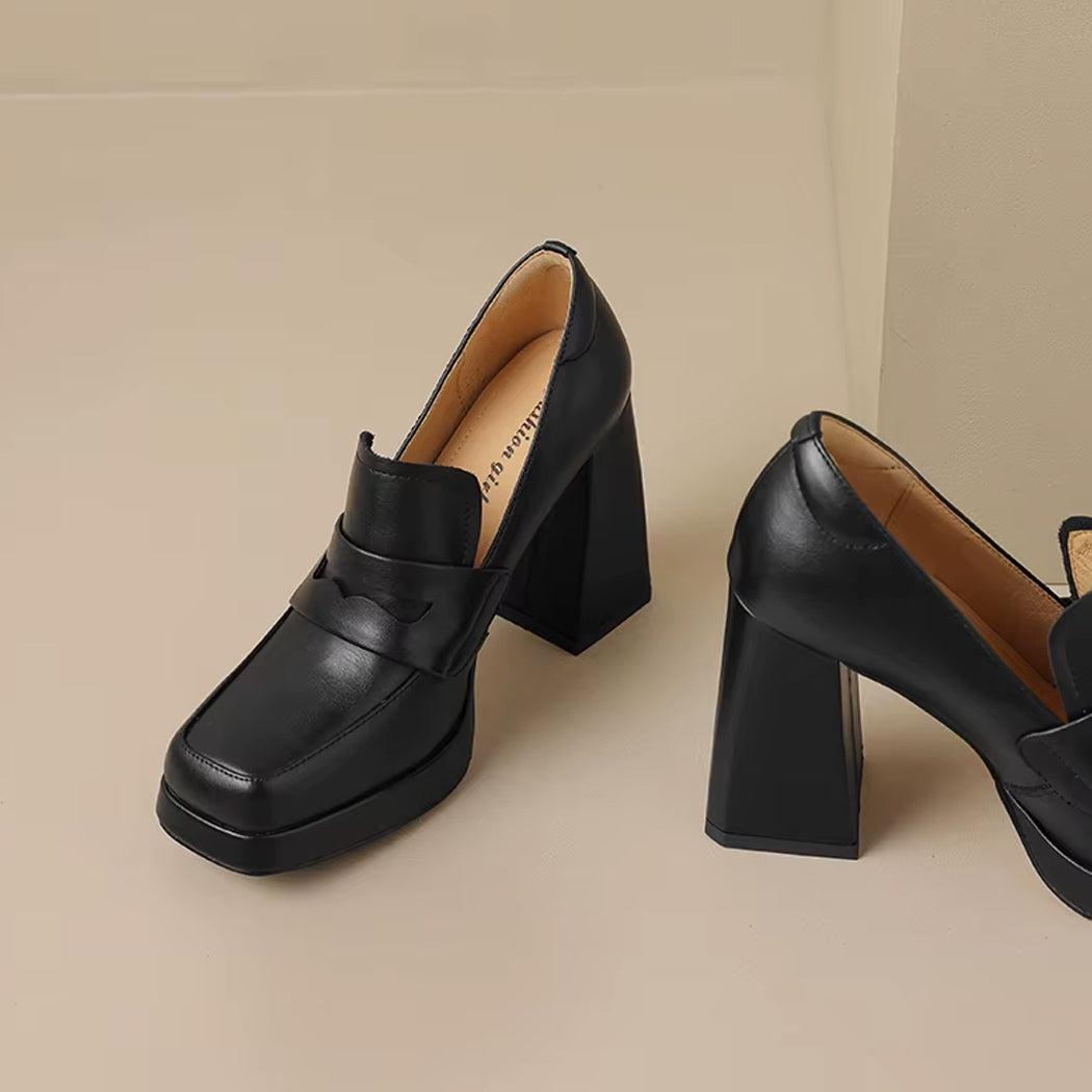 Mocasín de tacón en piel para mujer