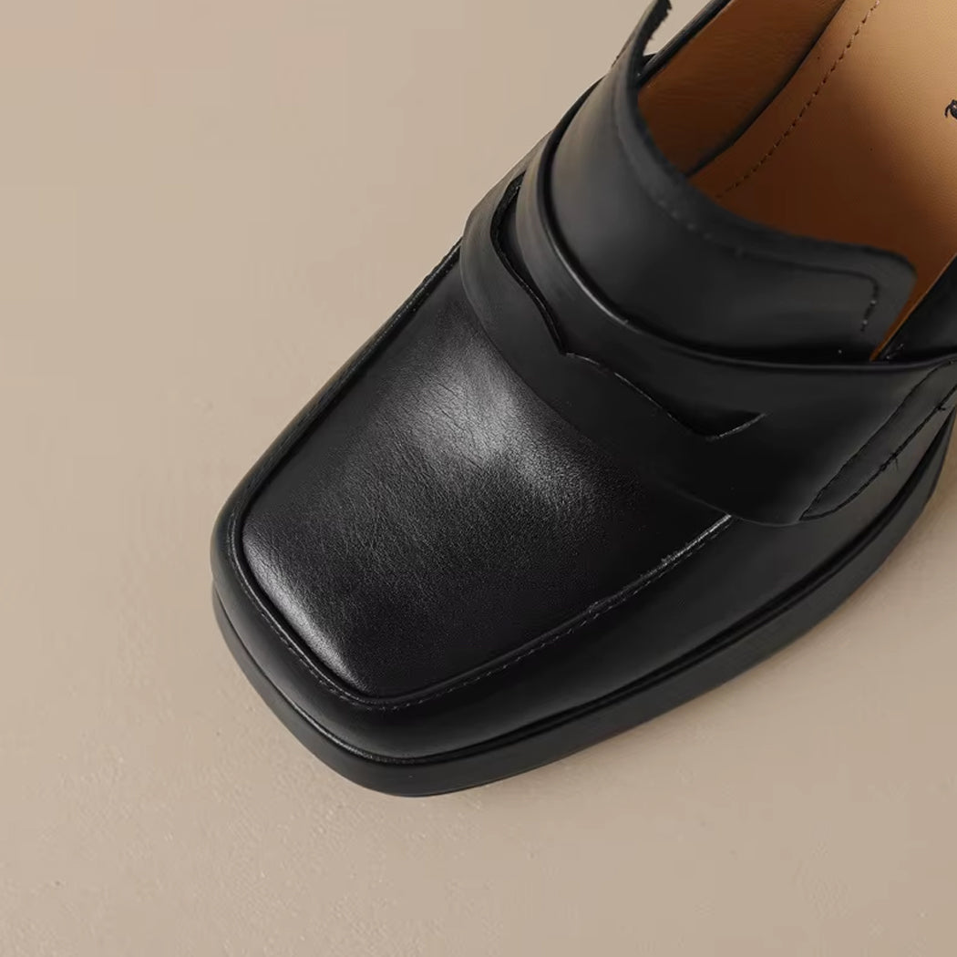 Mocasín de tacón en piel para mujer