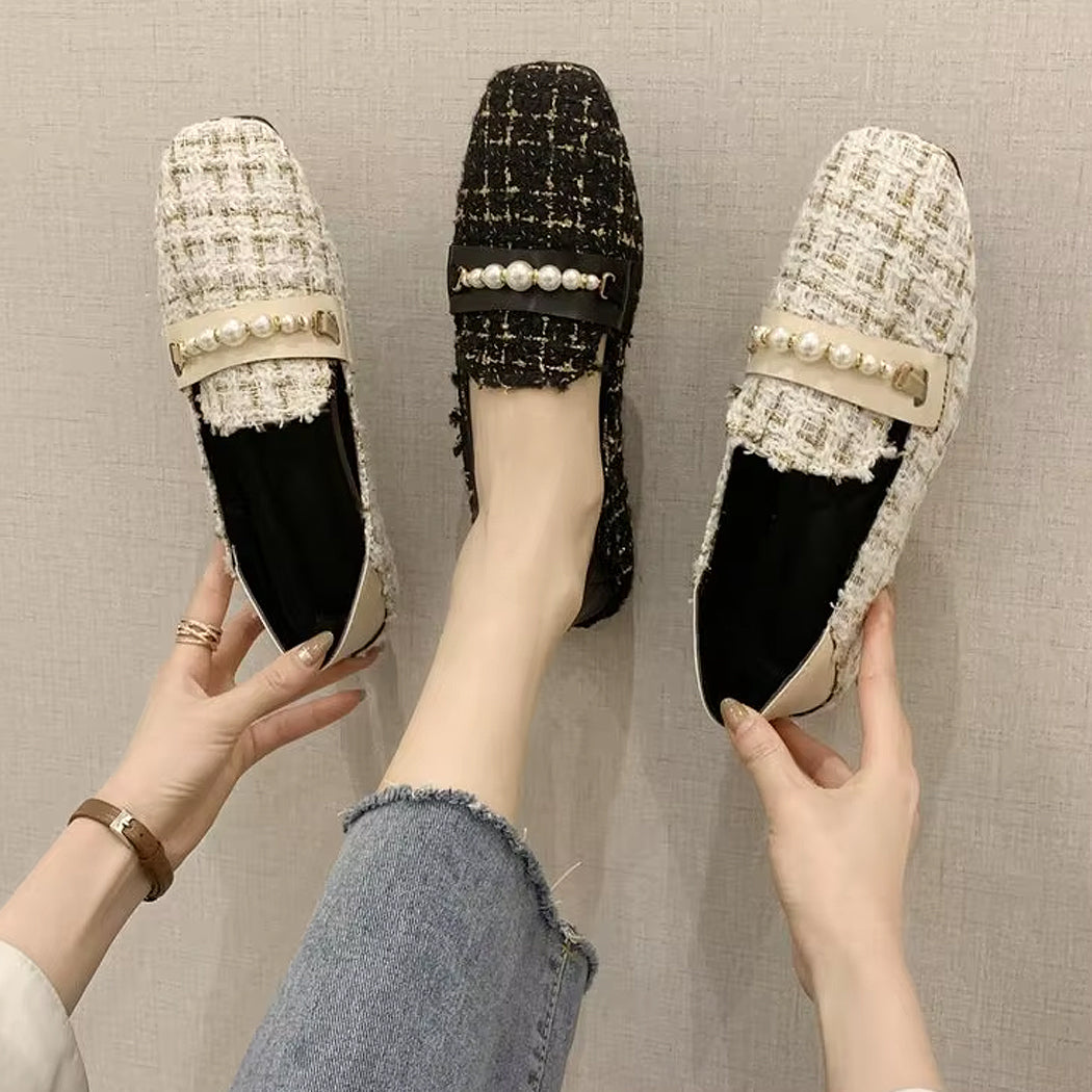 Mocasín elegante de tweed y perlas