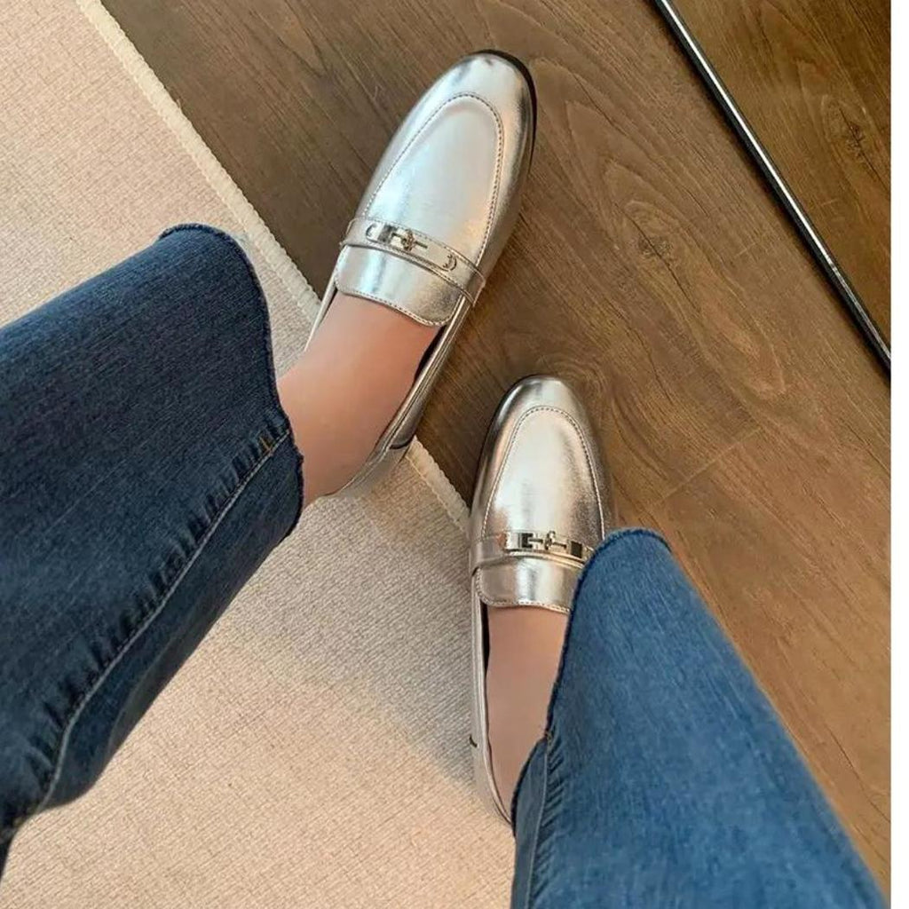 Mocasines plateados de tacón cuadrado para mujer