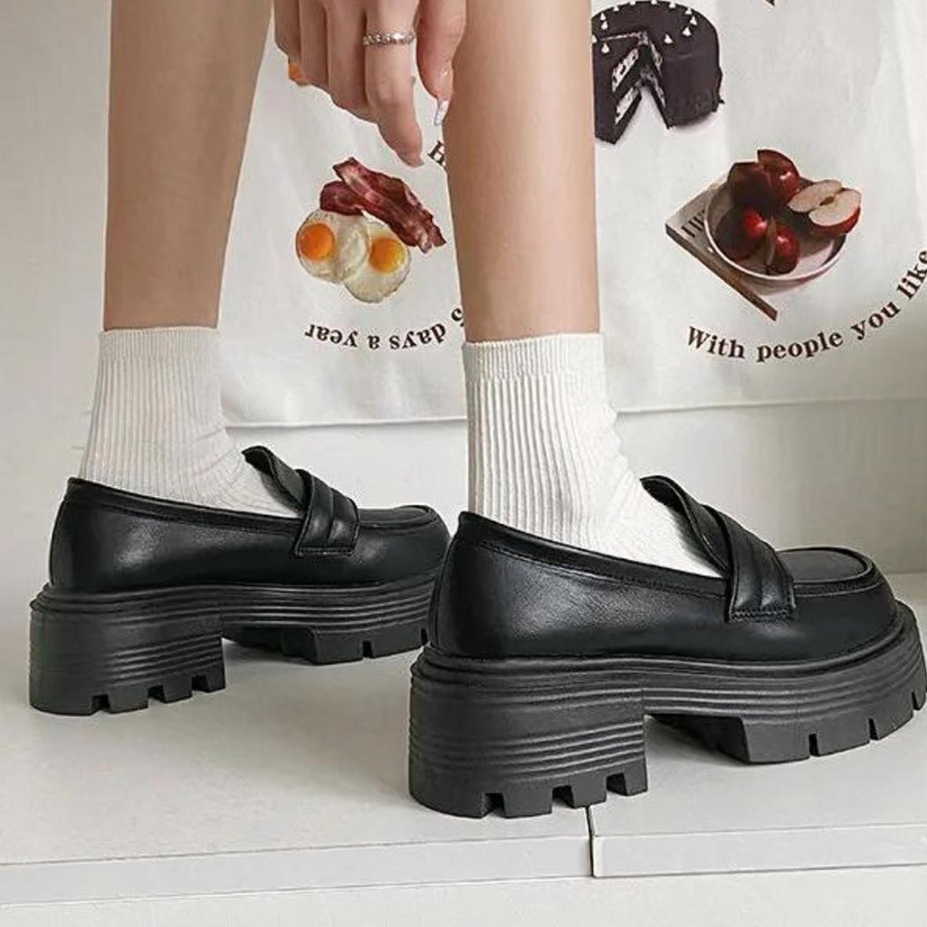 Mocasines con plataforma en piel sintética blanco o negro