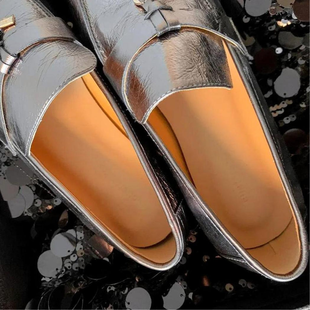 Mocasines con borlas plateados mujer de piel auténtica