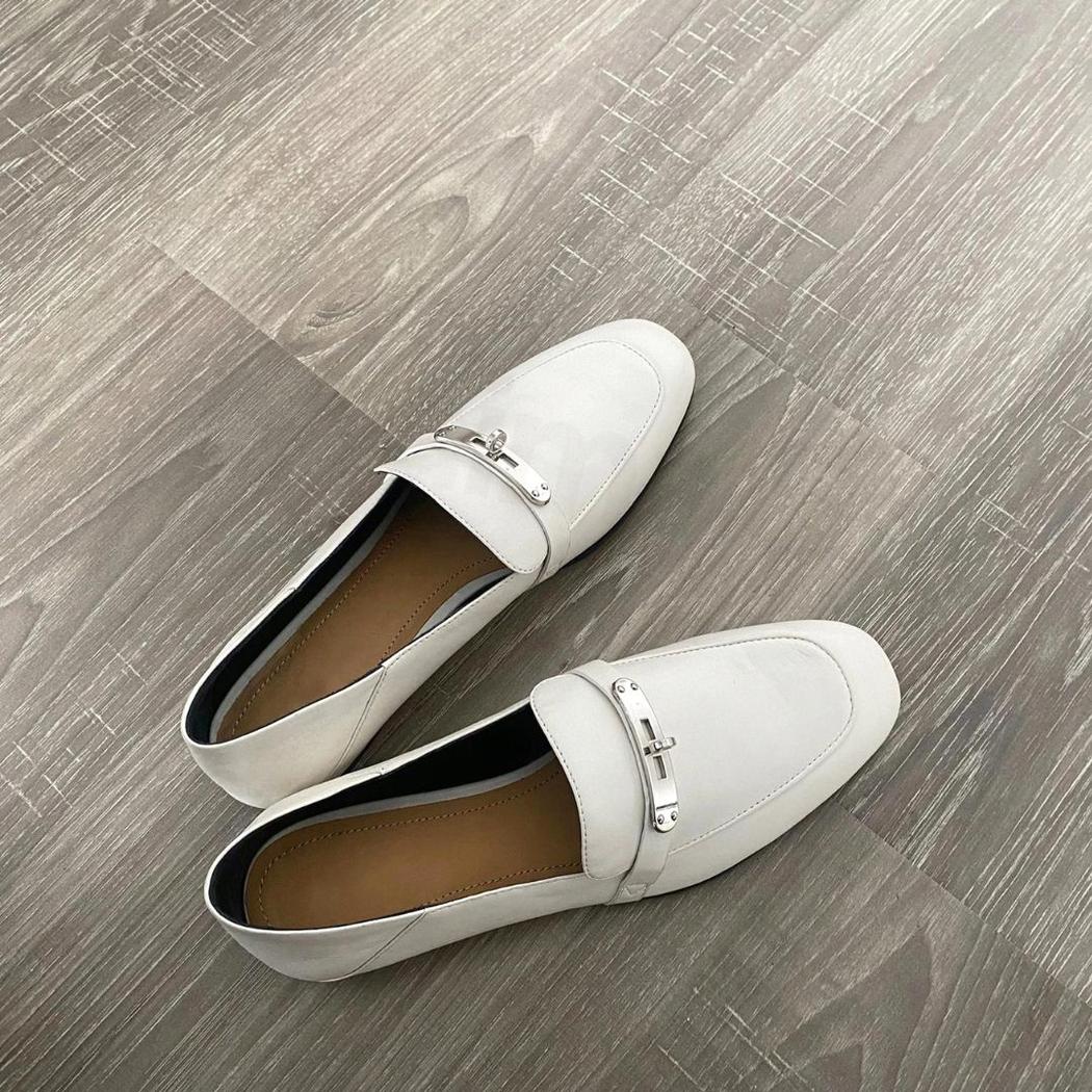 Mocasines ligeros con tacón cuadrado en piel auténtica para mujer