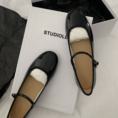 Mocasín bailarina charol con punta redonda, Negro