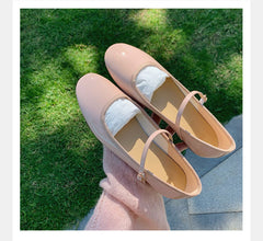 Mocasín bailarina charol con punta redonda, Beige