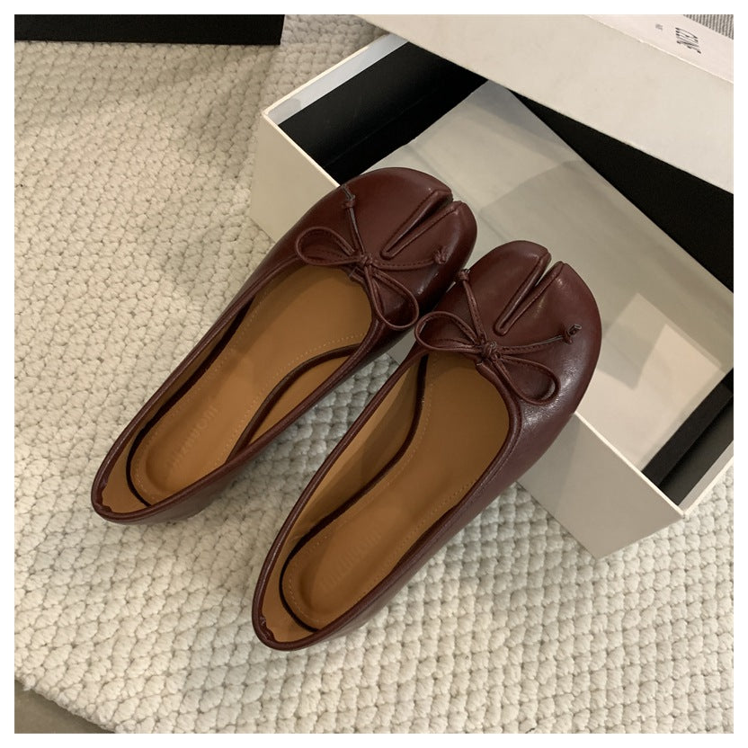 Bailarinas planas Tabi con lazo decorativo