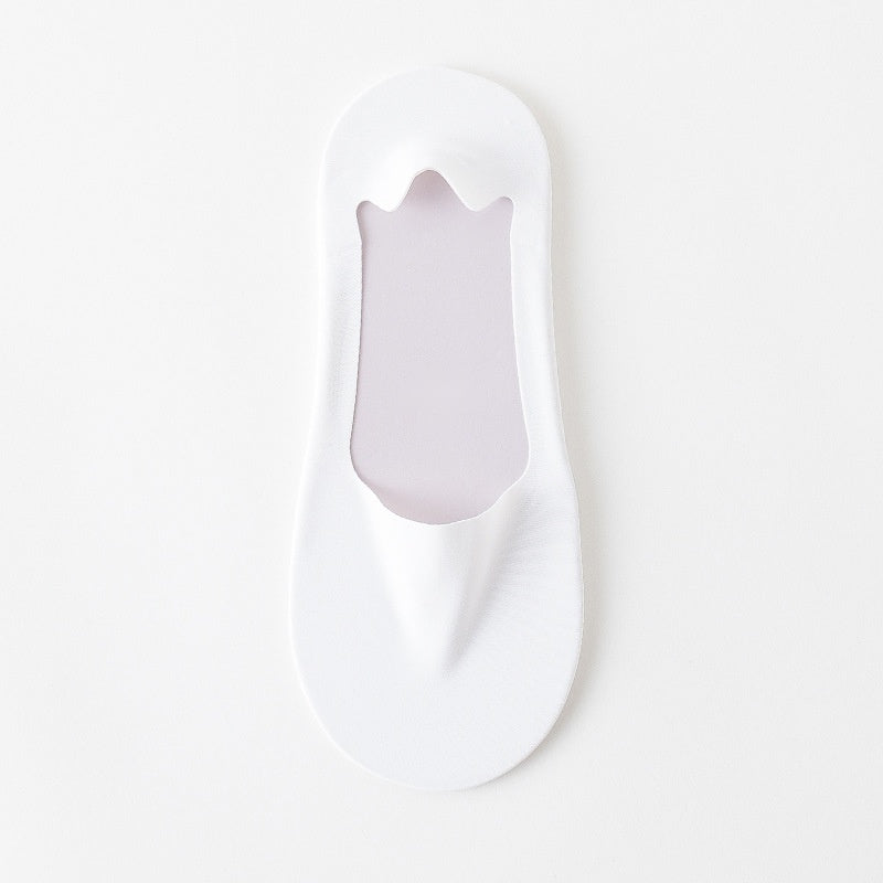 Un par de calcetines invisibles blancos