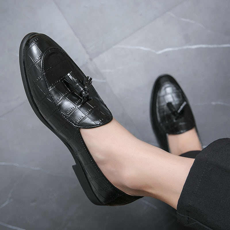 Mocasines con borlas elegantes en cuero efecto cocodrilo para hombre