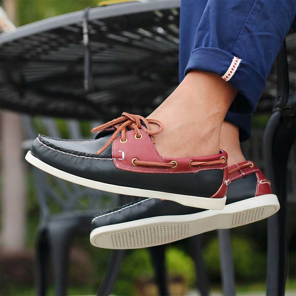Mocasines náuticos con cordones de cuero para hombre