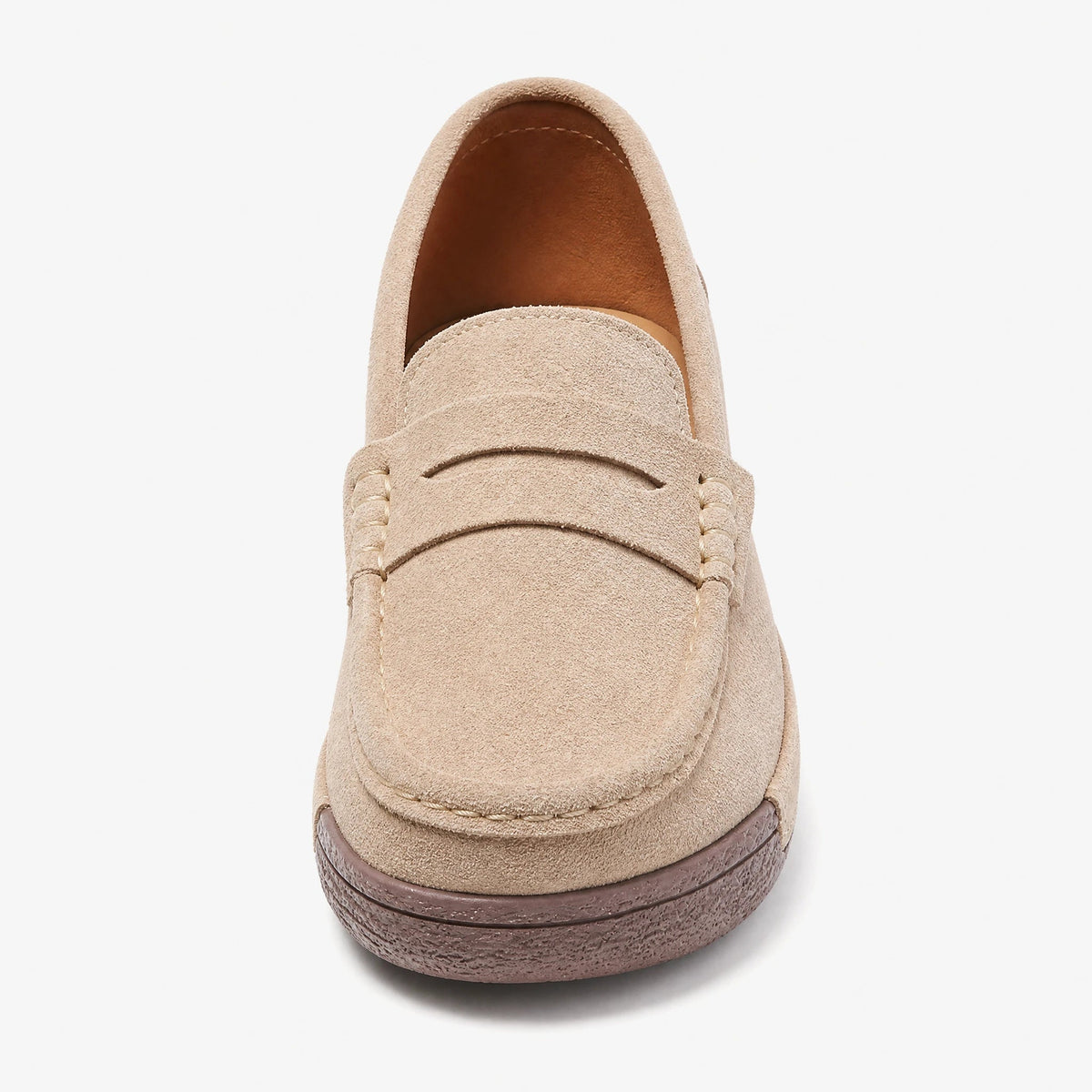 Mocasín de ante beige con suela compensada y acabado penny