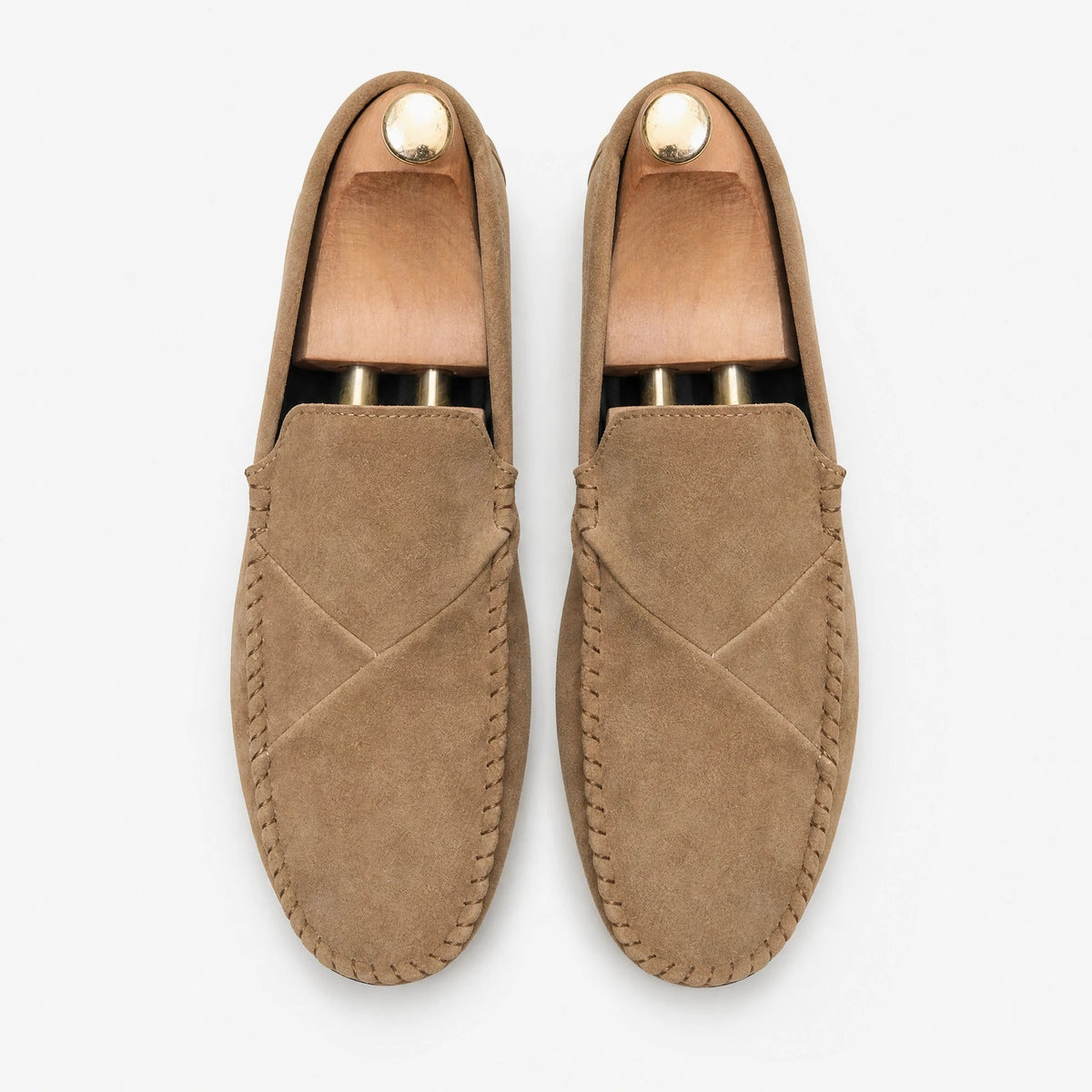 Mocasín efecto ante para hombre con costuras vistas caqui, vista lateral