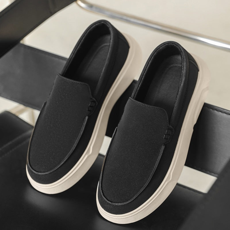 Par de mocasines beige para hombre