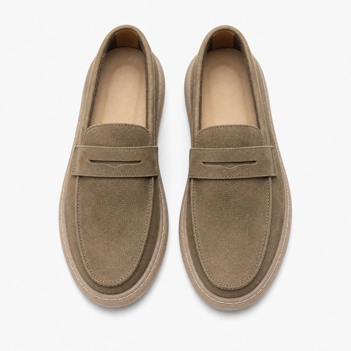 Mocasín de piel con tira y suela gruesa para hombre topo, vista lateral
