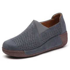 Mocasín de mujer en piel de ante calada con suela de plataforma, Gris oscuro