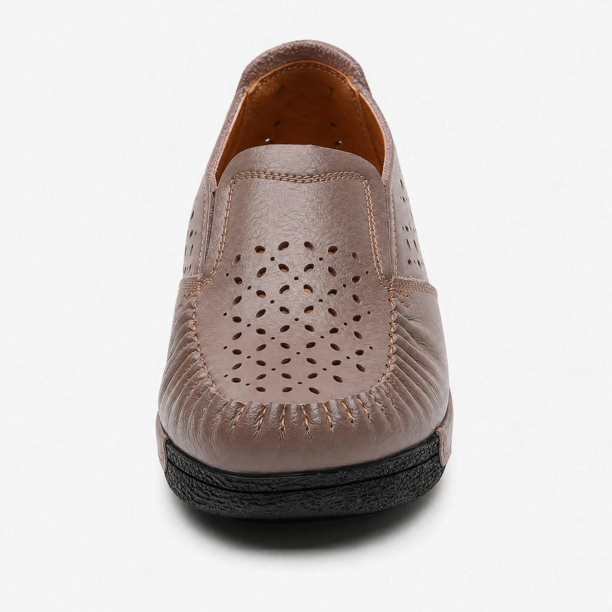 Mocasín de mujer en piel auténtica calada con suela gruesa, color marrón, vista lateral