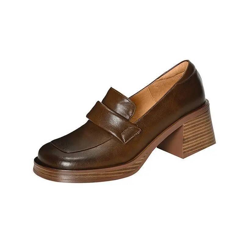 Mocasines de mujer con tacón cuadrado en dos colores