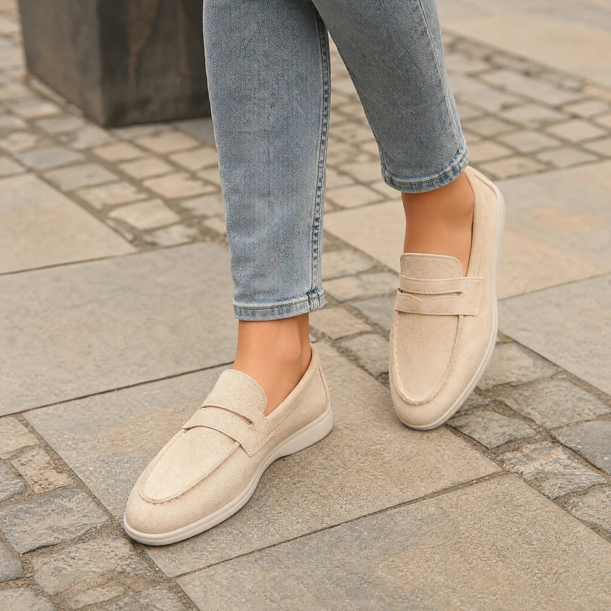 Mocasín de mujer con tira y suela blanca, color azul marino, foto 3