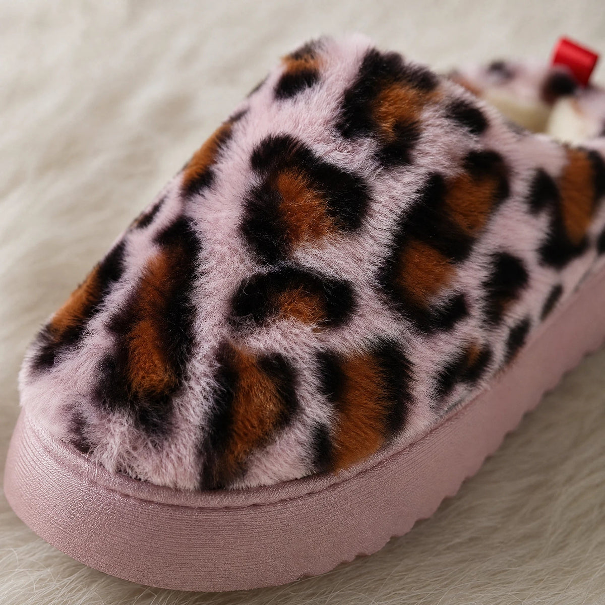 Mocasín mule forrada leopardo rosa con plataforma, vista frontal Imagen