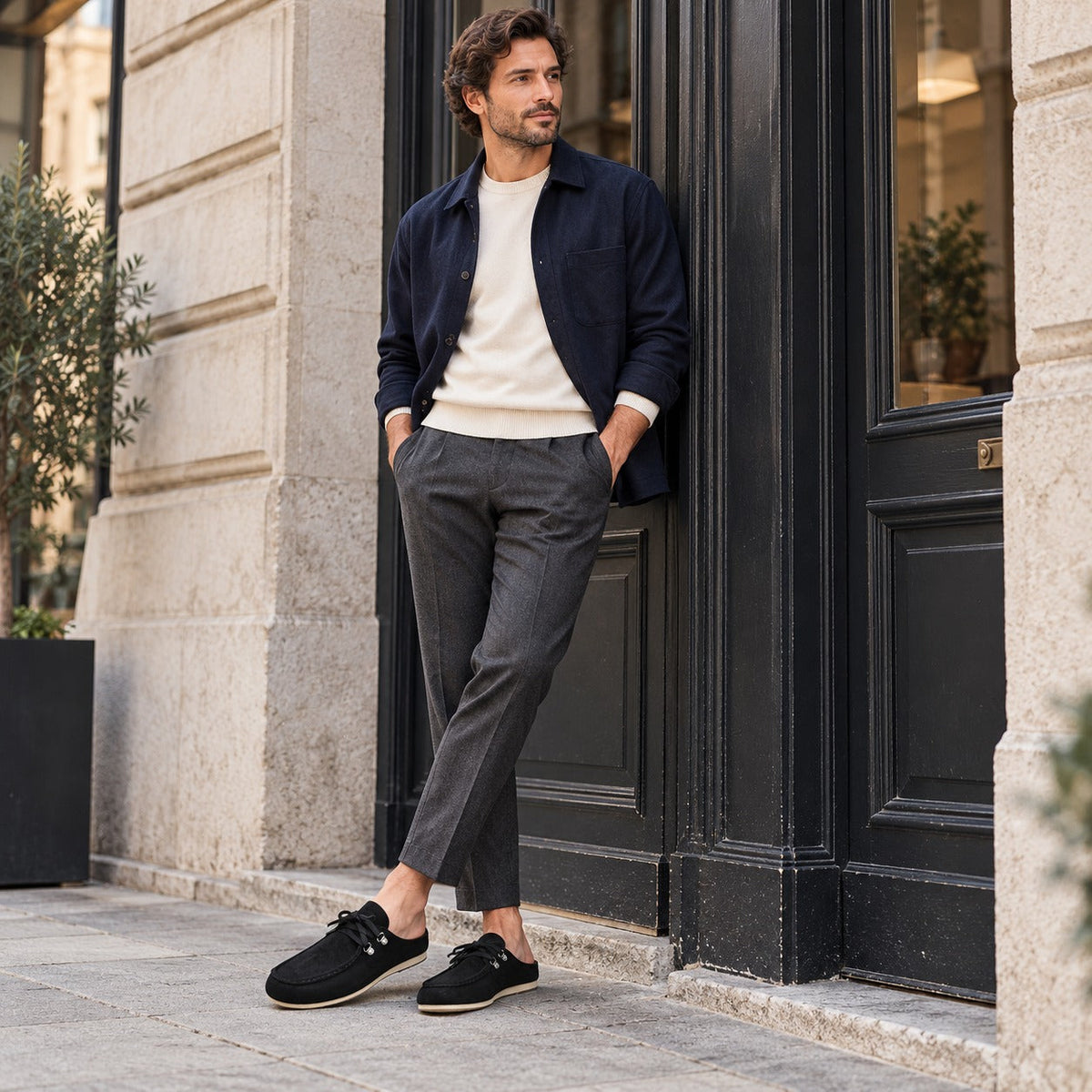 Detalle de los cordones planos de la mule de hombre
