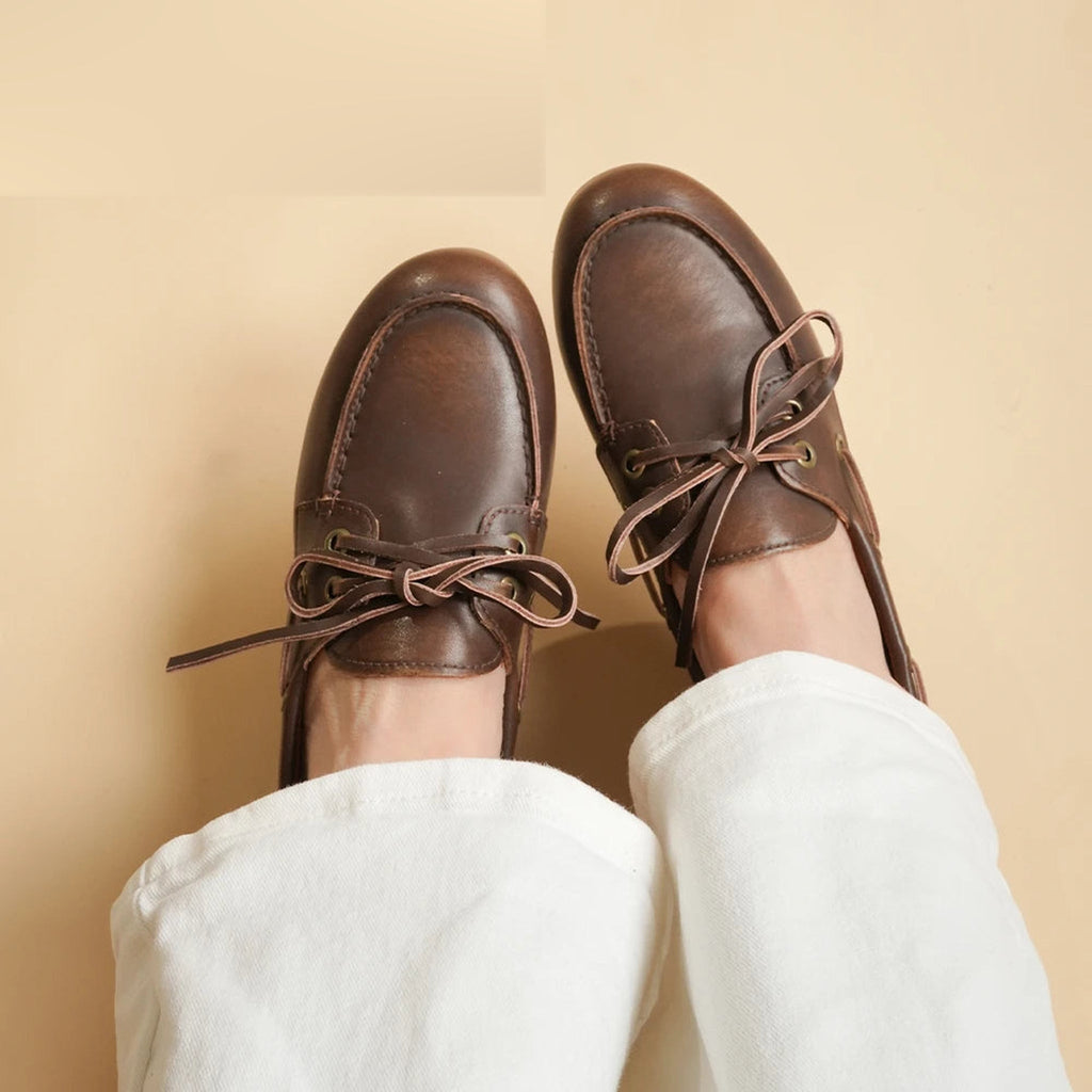 Mocasín náutico de mujer con cordones Marrón, vista frontal