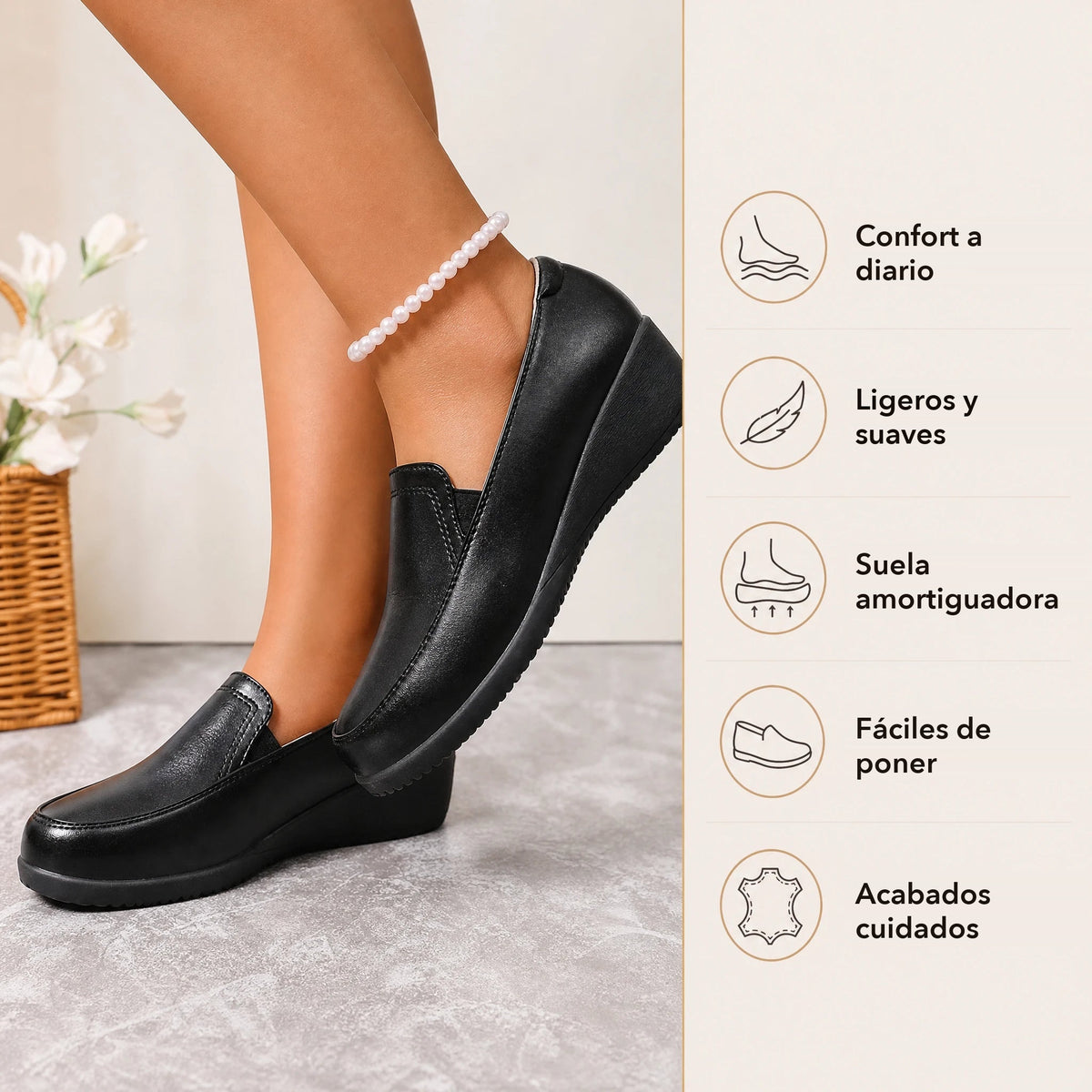 Mocasín negro de cuña para mujer, detalle de las costuras Imagen