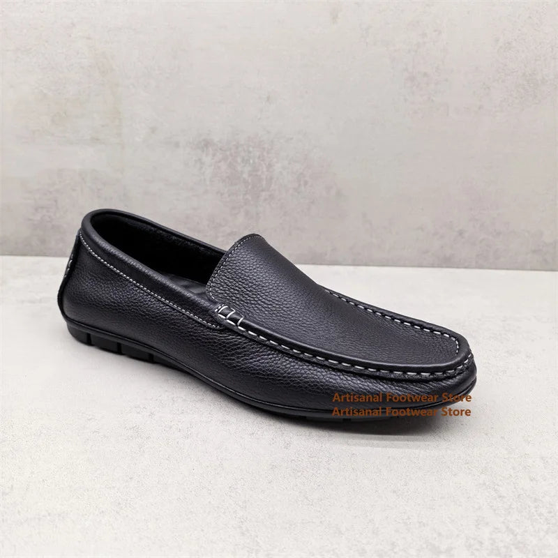 Mocasín negro de hombre con costuras blancas, par completo
