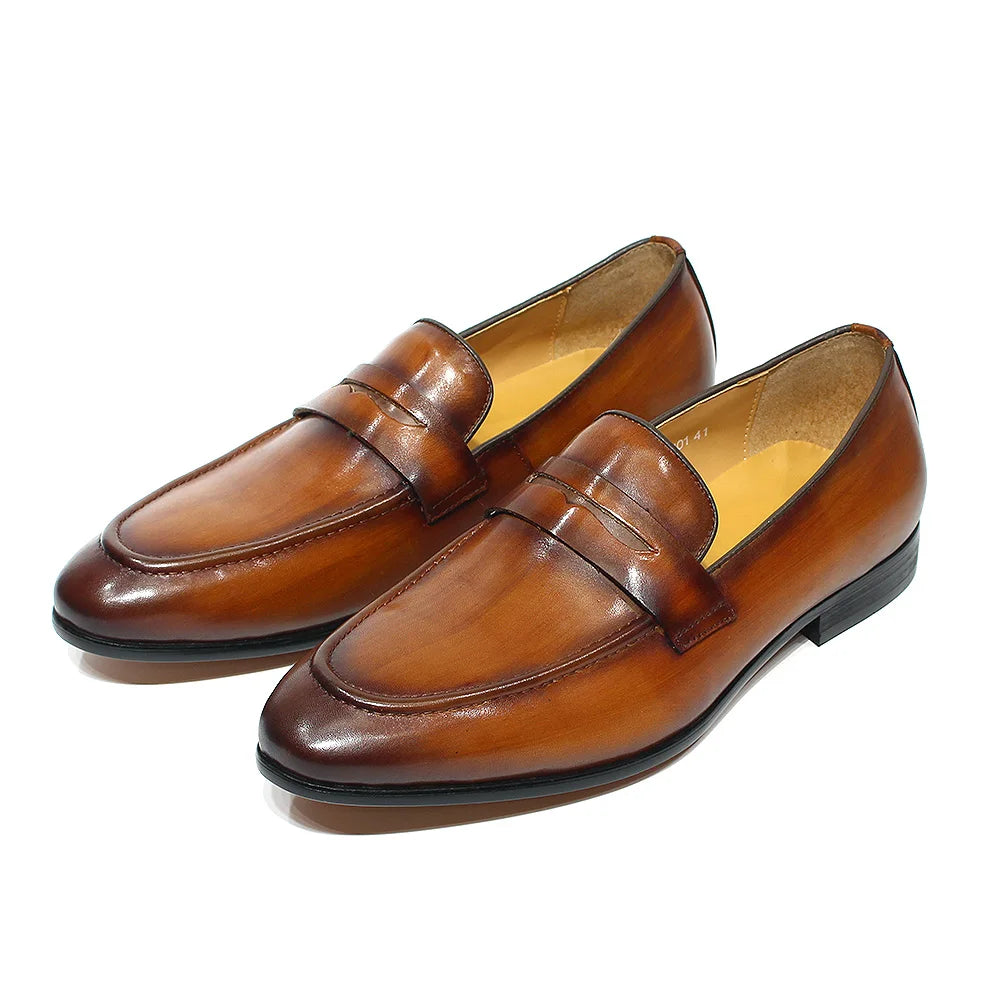 Mocasín penny hombre de piel patinada a mano marrón oscuro, par completo