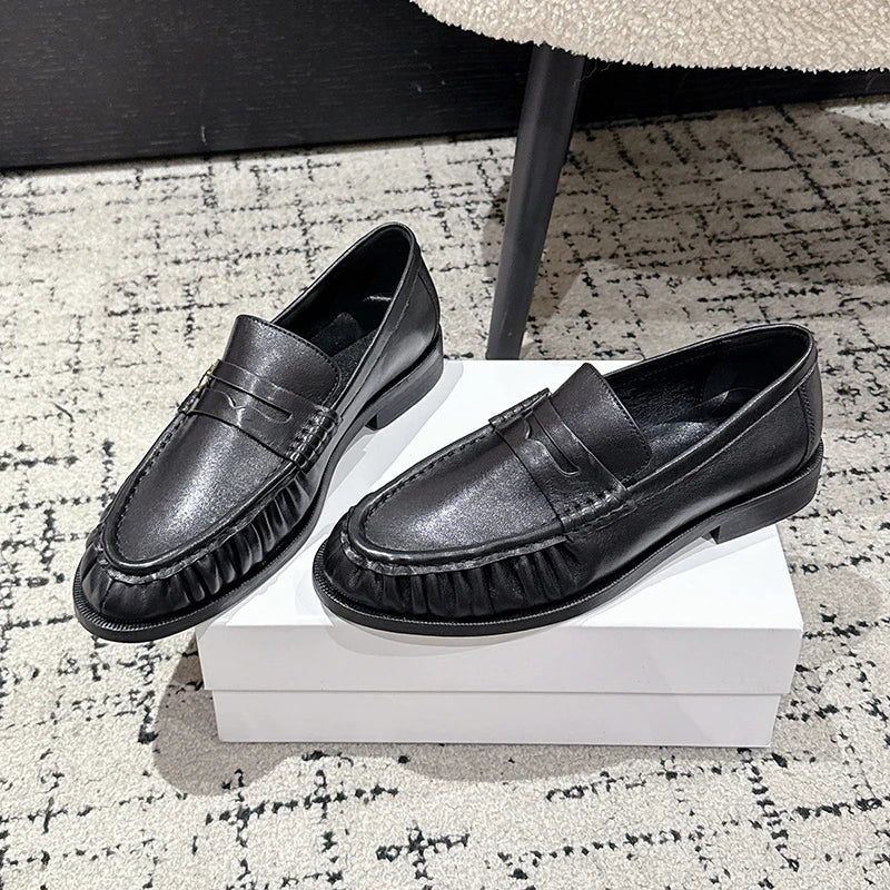 Mocasín penny mujer chic y atemporal negro, vista principal